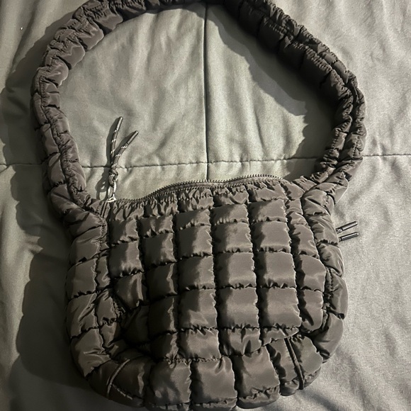 NWOT FP Movement by Free People Black Quilted Baby Carryall Sling Bag - Picture 6 of 7